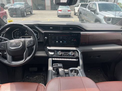Used 2023 GMC Sierra 1500 Denali Ultimate AWD/4WD image 12