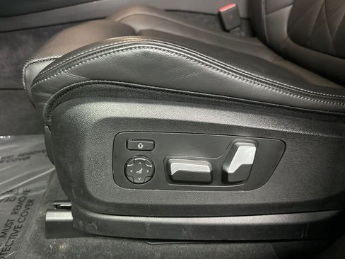 Used 2024 BMW X5 sDrive40i w/ M Sport Package RWD image 15