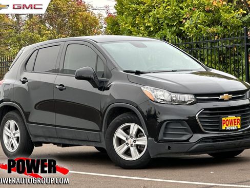 Used 2020 Chevrolet Trax LS w/ Tint and Cruise Package image 1