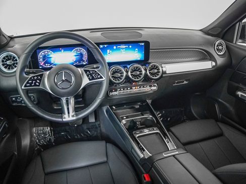 Certified 2025 Mercedes-Benz GLB 250 image 18