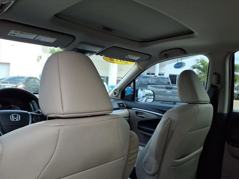 Used 2019 Honda Ridgeline RTL-T image 10