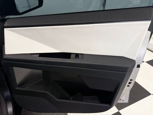 Used 2024 Tesla Cybertruck AWD Crew Cab image 25