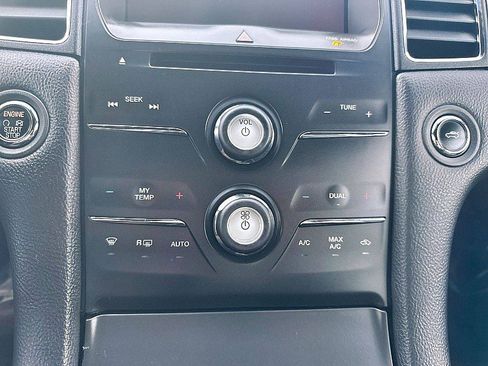 Used 2015 Ford Taurus SEL w/ Equipment Group 201A image 14