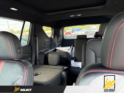 Used 2024 Chevrolet Traverse RS w/ LPO, Floor Liner Package AWD/4WD image 17