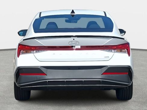New 2025 Hyundai Elantra SEL image 6