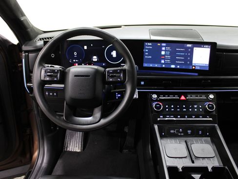 Used 2024 Hyundai Santa Fe Calligraphy image 2