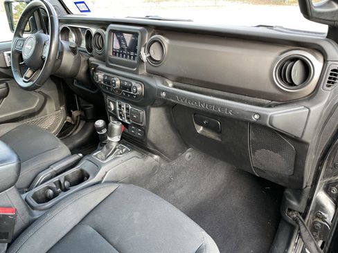 Used 2021 Jeep Wrangler Unlimited Sport image 38