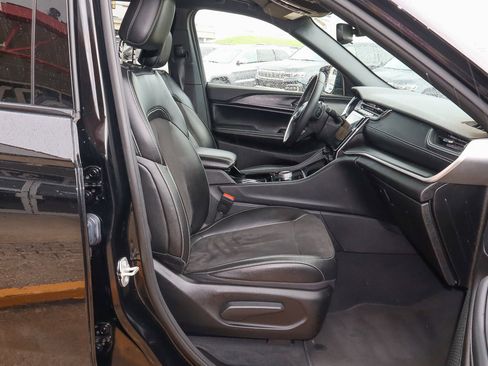 Used 2023 Jeep Grand Cherokee Altitude image 25