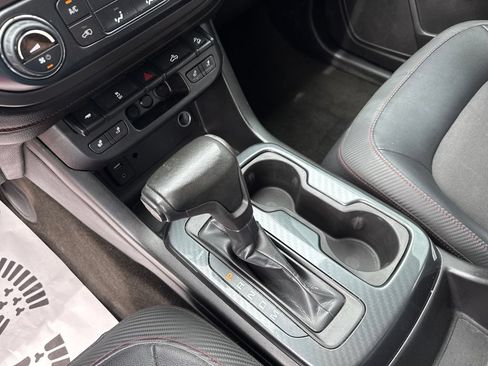 Used 2015 GMC Canyon SLE w/ All-Terrain Package AWD/4WD image 18
