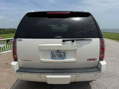 Used 2012 GMC Yukon Denali RWD image 6