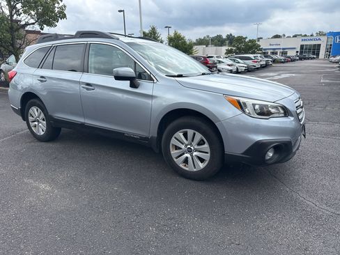 Used 2016 Subaru Outback 2.5i Premium w/ Popular Package #2 AWD/4WD image 13