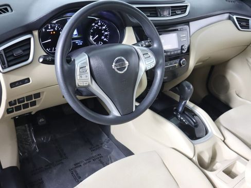 Used 2016 Nissan Rogue S w/ Appearance Package image 8