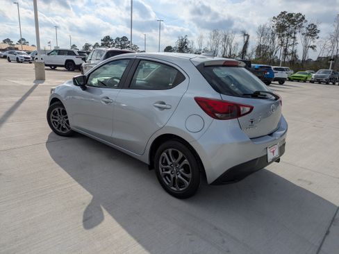 Used 2020 Toyota Yaris LE image 3
