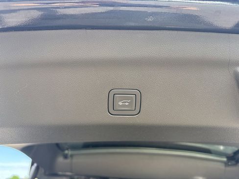 Used 2025 Cadillac Escalade Sport Platinum w/ LPO, Floor Liner Package AWD/4WD image 36