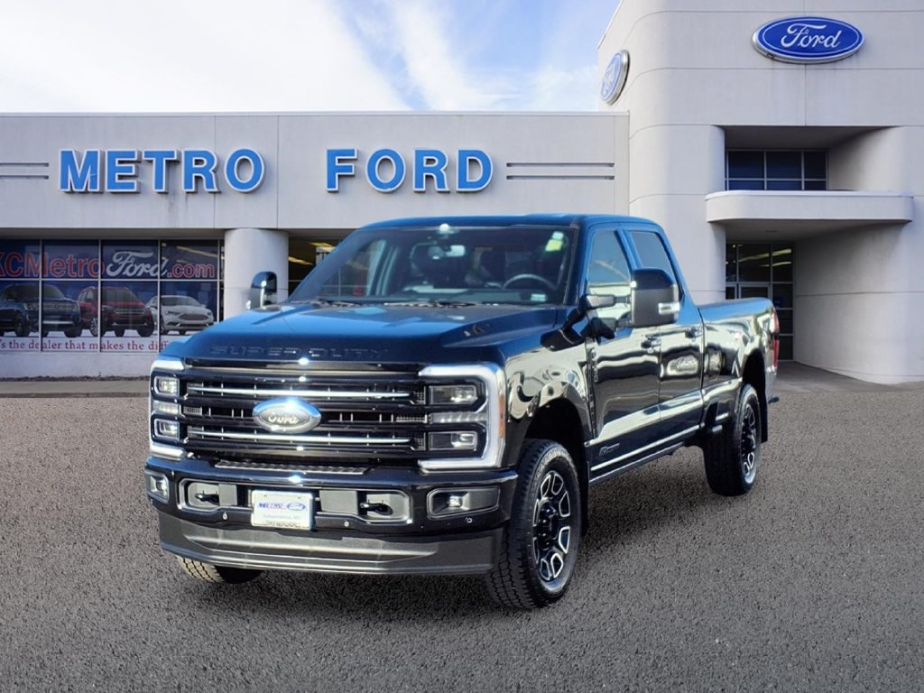 Certified 2025 Ford F350 Platinum AWD/4WD image 7