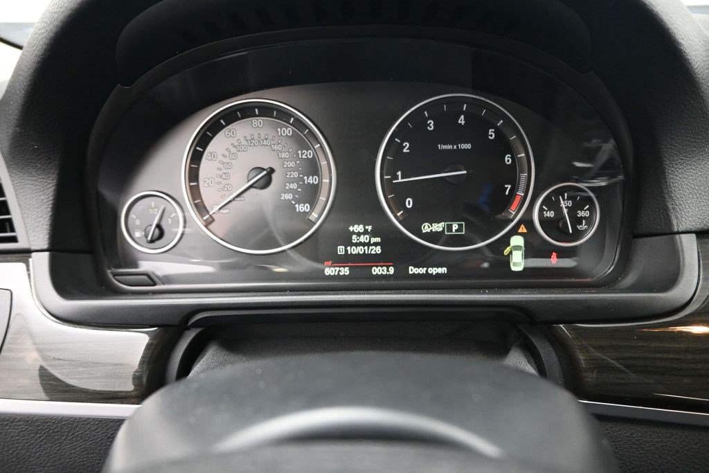 Used 2014 BMW 528i xDrive Sedan AWD/4WD image 10