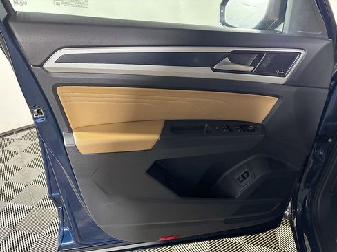 Used 2022 Volkswagen Atlas Cross Sport SEL Premium R-Line image 10