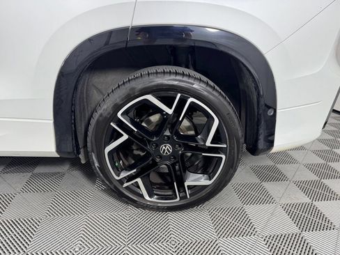 Used 2025 Volkswagen Tiguan SEL R-Line AWD/4WD image 36