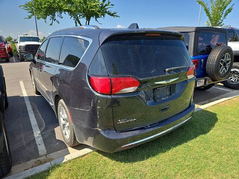 Used 2020 Chrysler Pacifica Limited FWD image 4