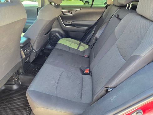 Used 2021 Toyota RAV4 XLE w/ XLE Grade Weather Package AWD/4WD image 8