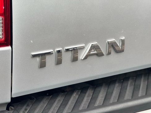 Used 2009 Nissan Titan XE image 9