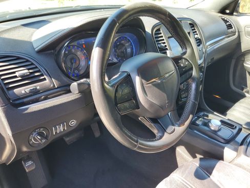 Used 2019 Chrysler 300 S image 18