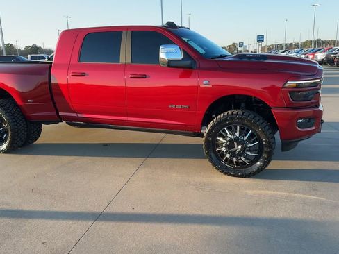 New 2026 RAM 3500 Laramie AWD/4WD image 9