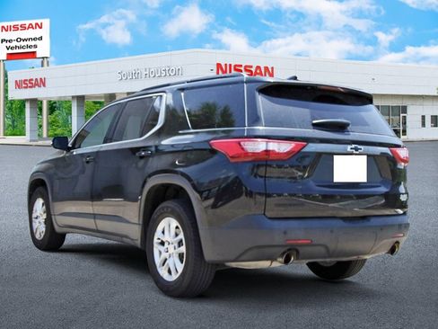 Used 2019 Chevrolet Traverse LT FWD image 3