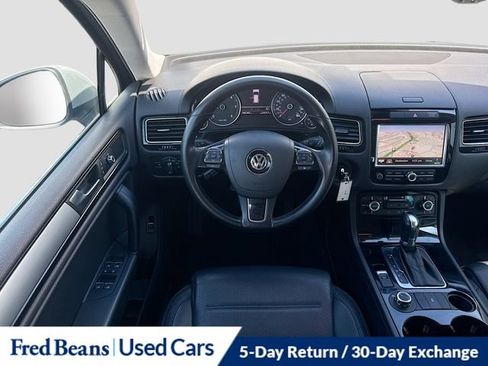 Used 2012 Volkswagen Touareg Sport AWD/4WD image 29