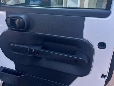 Used 2010 Jeep Wrangler Unlimited Sport image 14