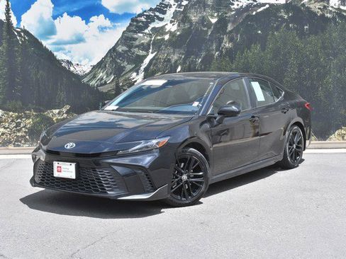 Certified 2025 Toyota Camry SE FWD image 6