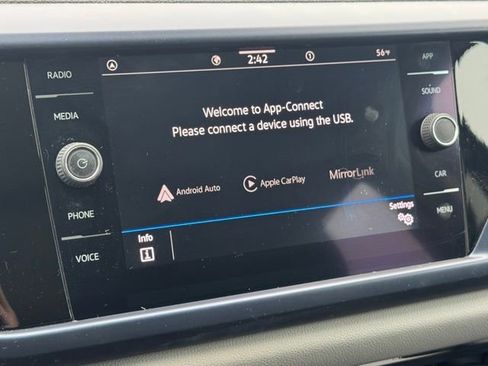 Used 2022 Volkswagen Taos SE image 13