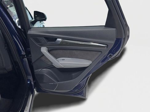 Used 2018 Audi SQ5 Premium Plus w/ Navigation Package image 33