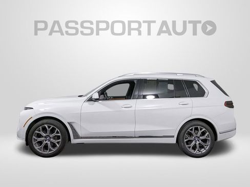 Used 2025 BMW X7 xDrive40i w/ Parking Assistance Package AWD/4WD image 2