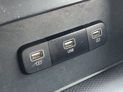 Used 2024 Kia Carnival LX FWD image 30
