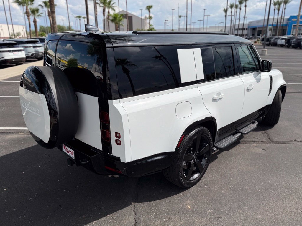 Used 2025 Land Rover Defender 130 X-Dynamic SE AWD/4WD image 19