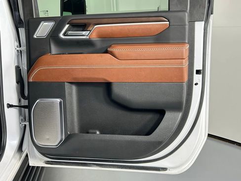 Used 2024 GMC Sierra 3500 Denali Ultimate image 11