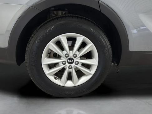Used 2020 Kia Sorento L FWD image 33