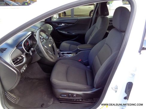 Used 2023 Chevrolet Malibu LT image 10