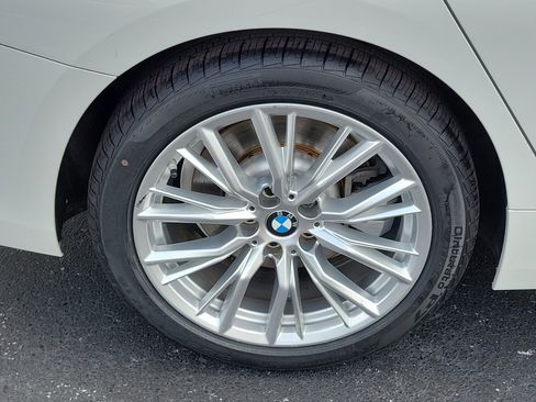 Used 2024 BMW 330i Sedan w/ Convenience Package RWD image 6