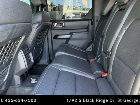 Used 2025 Ford Bronco Badlands AWD/4WD image 4