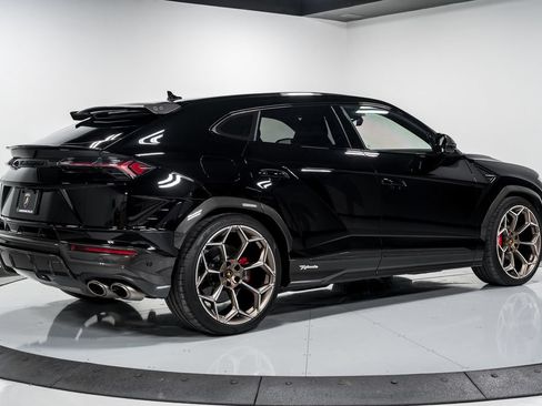 Used 2024 Lamborghini Urus Performante AWD/4WD image 3