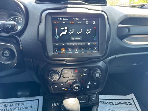 Used 2022 Jeep Renegade Trailhawk AWD/4WD image 17