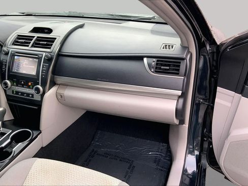Used 2013 Toyota Camry LE FWD image 17