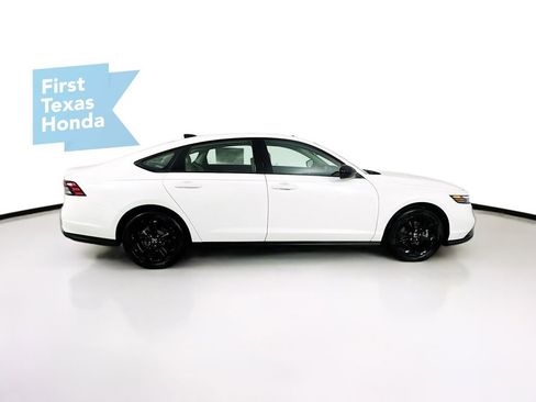 Certified 2025 Honda Accord SE image 8