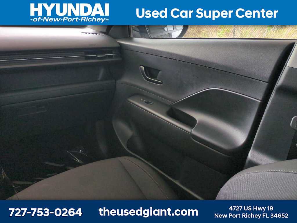 Certified 2025 Hyundai Kona SE FWD image 18