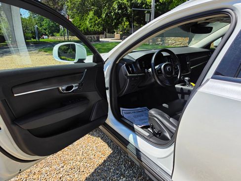 Used 2019 Volvo V90 T6 Cross Country w/ Protection Package Premier AWD/4WD image 6