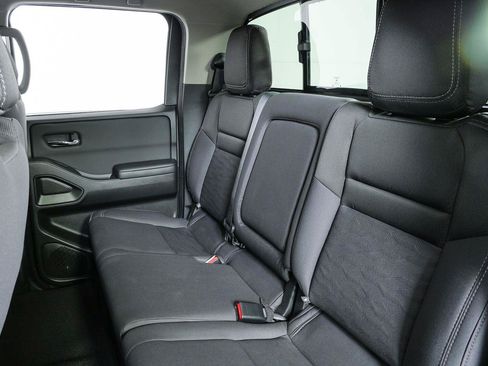 Used 2024 Nissan Frontier SV w/ Technology Package AWD/4WD image 18