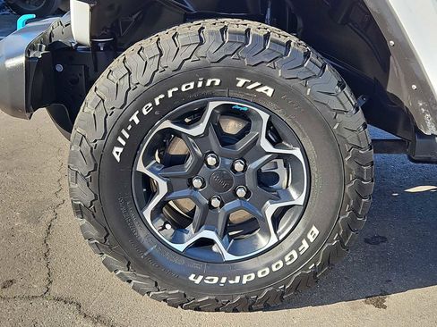 Used 2023 Jeep Wrangler Rubicon w/ Cold Weather Group image 13