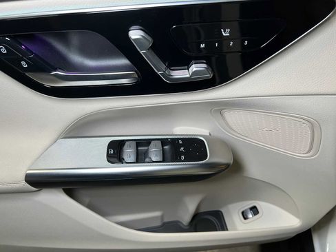 Certified 2025 Mercedes-Benz GLC 300 4MATIC image 23